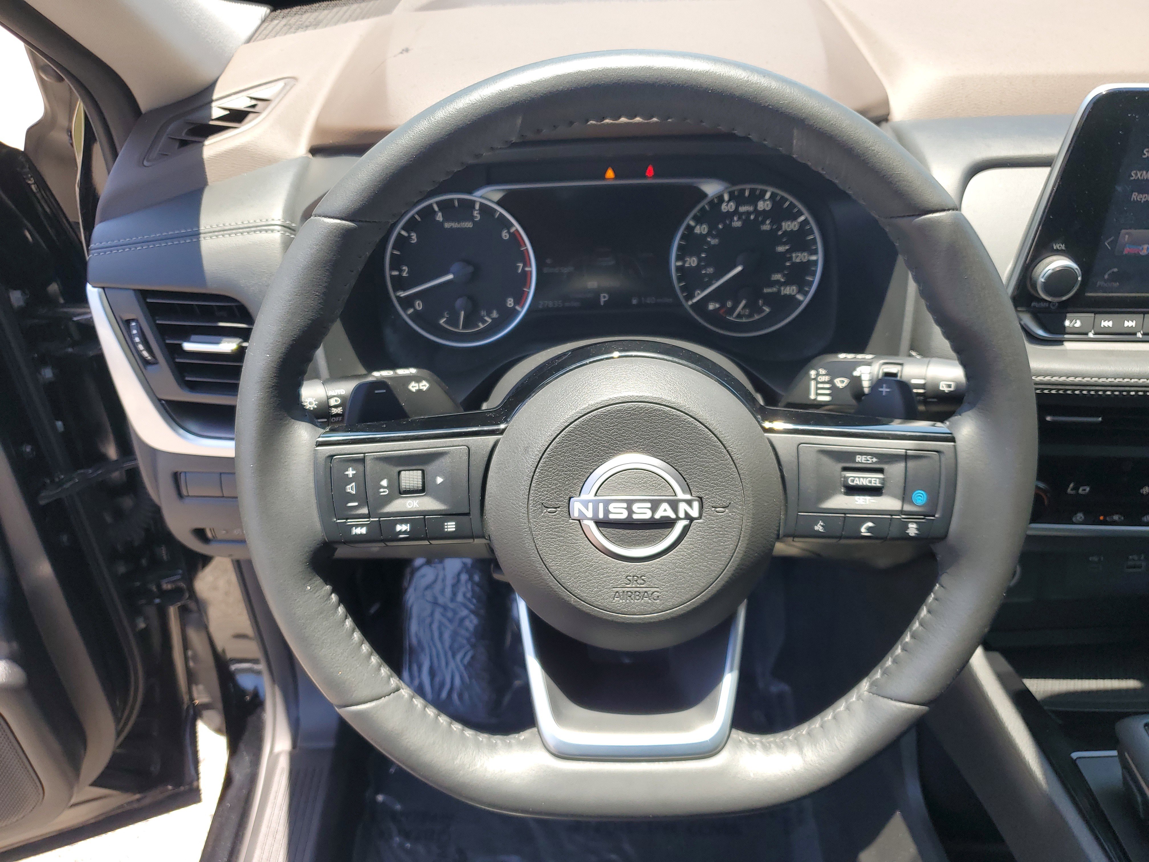 Used 2023 Nissan Rogue SV w/ SV Premium B Package image 18