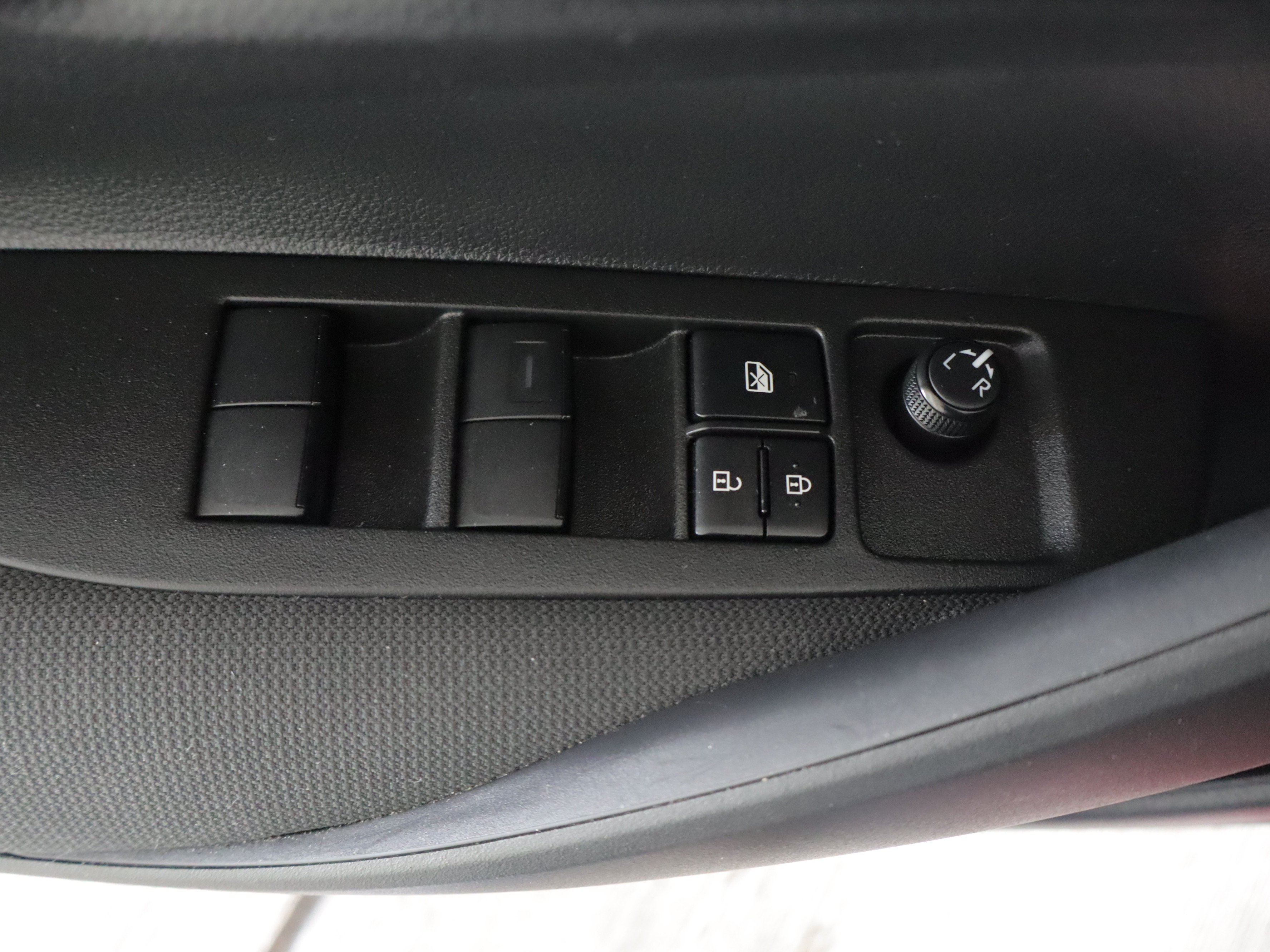 Used 2025 Toyota Corolla LE w/ LE Premium Package FWD image 11