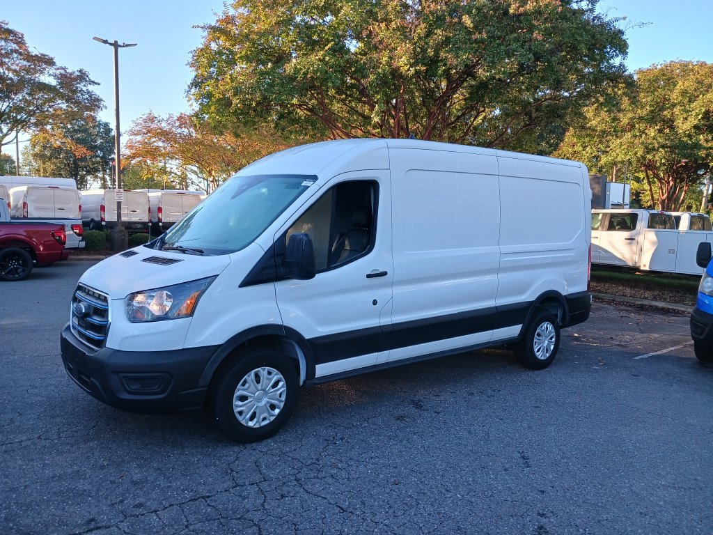 Used 2023 Ford E-Transit Medium Roof RWD image 1