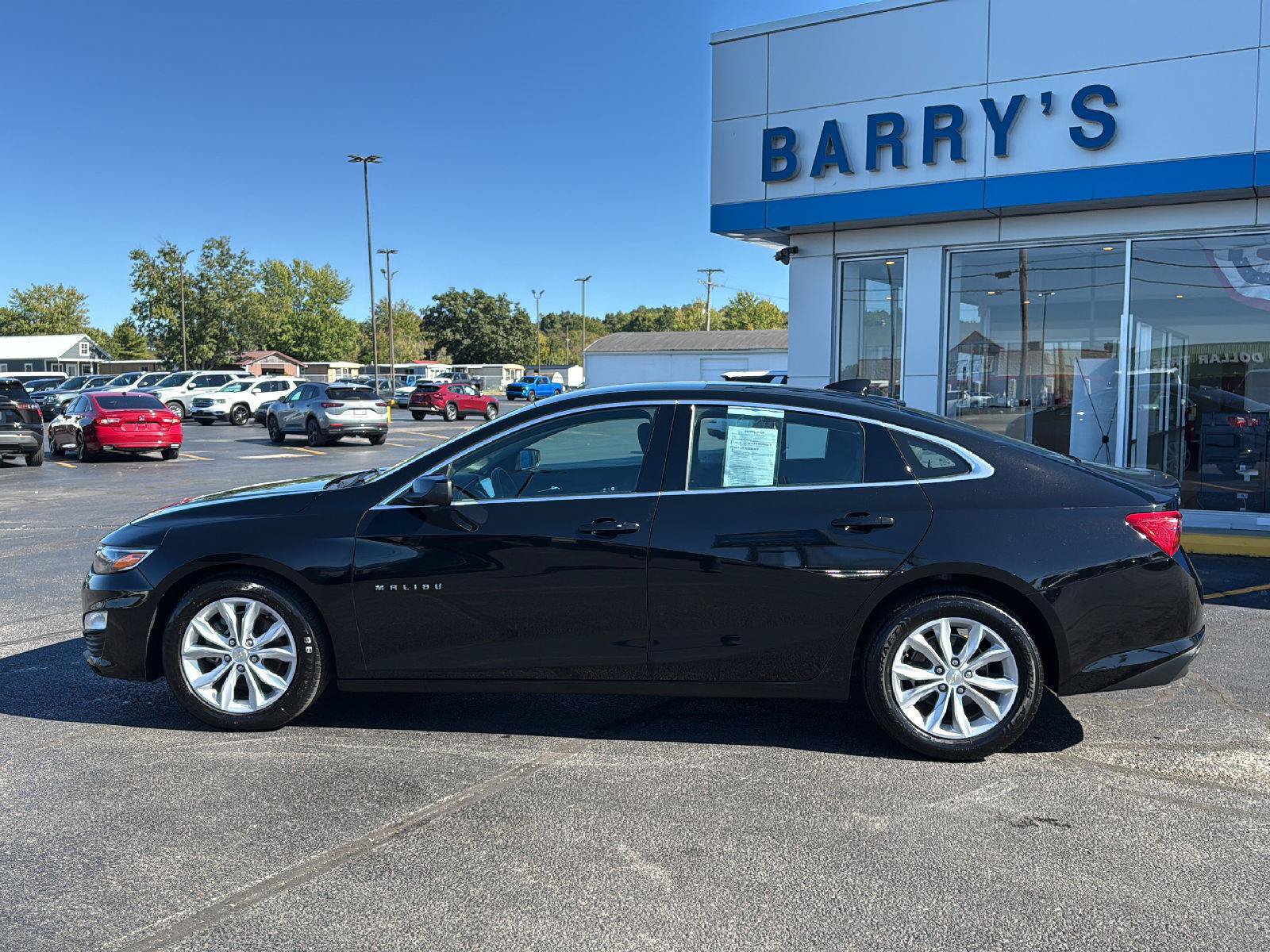 Used 2025 Chevrolet Malibu LT FWD image 2