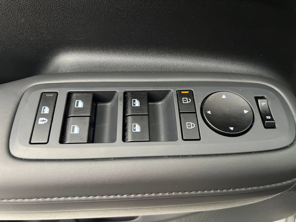 Used 2026 Hyundai Santa Fe SEL FWD image 15