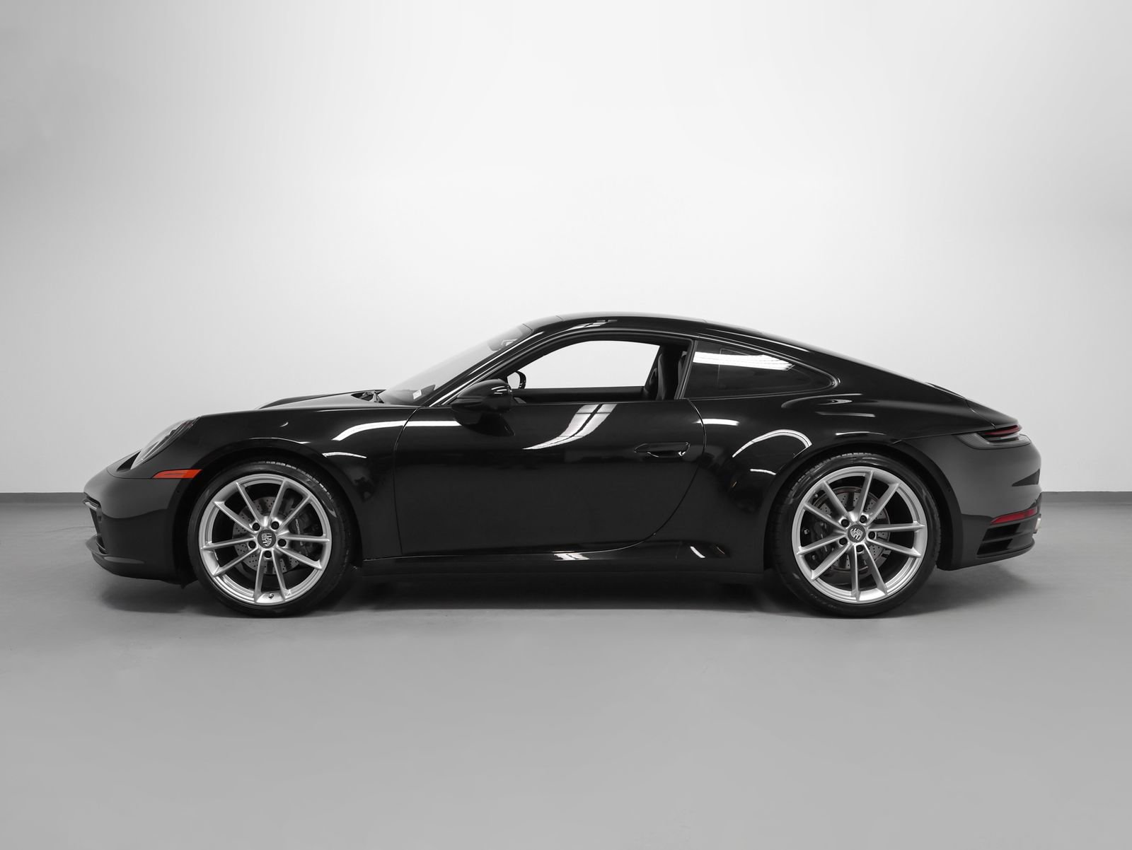 Certified 2022 Porsche 911 Carrera RWD image 2