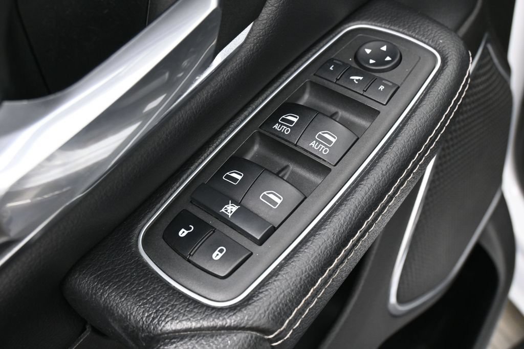 Used 2022 RAM 1500 Laramie RWD image 16