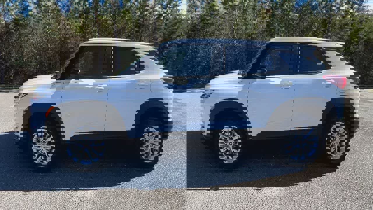 Used 2024 Chevrolet TrailBlazer LS w/ LS Convenience Package image 5