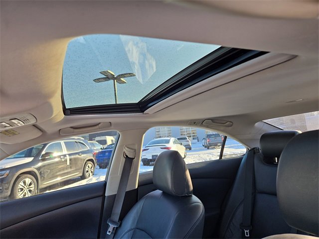 Used 2011 Lexus ES 350 image 28