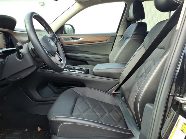 Used 2024 Volkswagen Atlas SE image 14