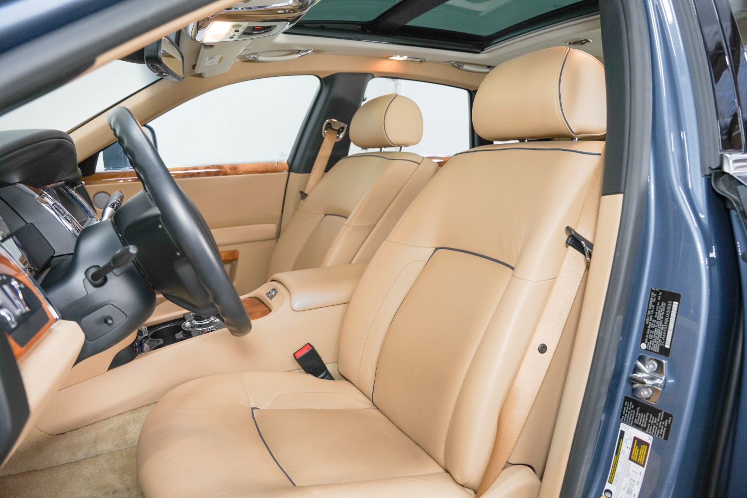 Used 2011 Rolls-Royce Ghost RWD image 49