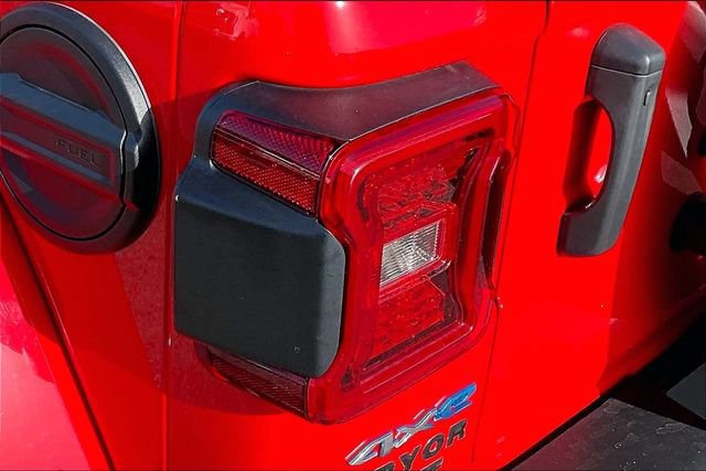 Used 2024 Jeep Wrangler Unlimited Sahara AWD/4WD image 23