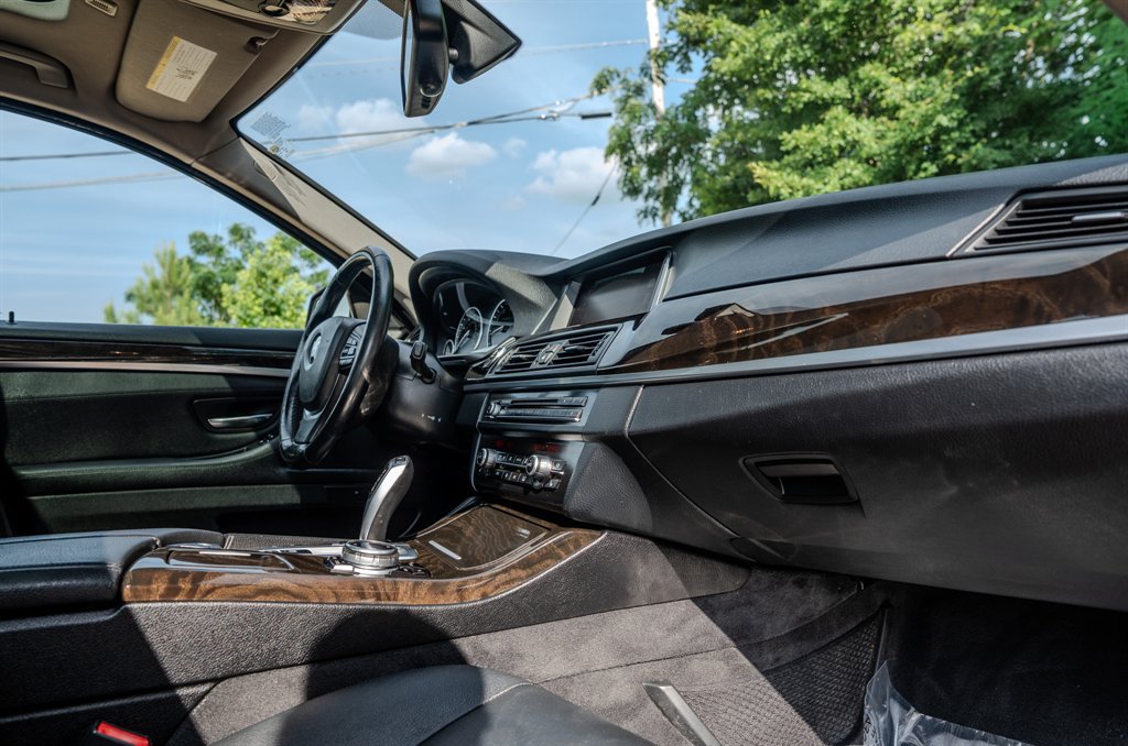 Used 2015 BMW 535i xDrive Sedan w/ Driver Assistance Package AWD/4WD image 33