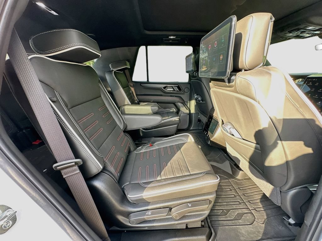 Used 2026 GMC Yukon AT4 Ultimate w/ LPO, Illumination Package AWD/4WD image 31