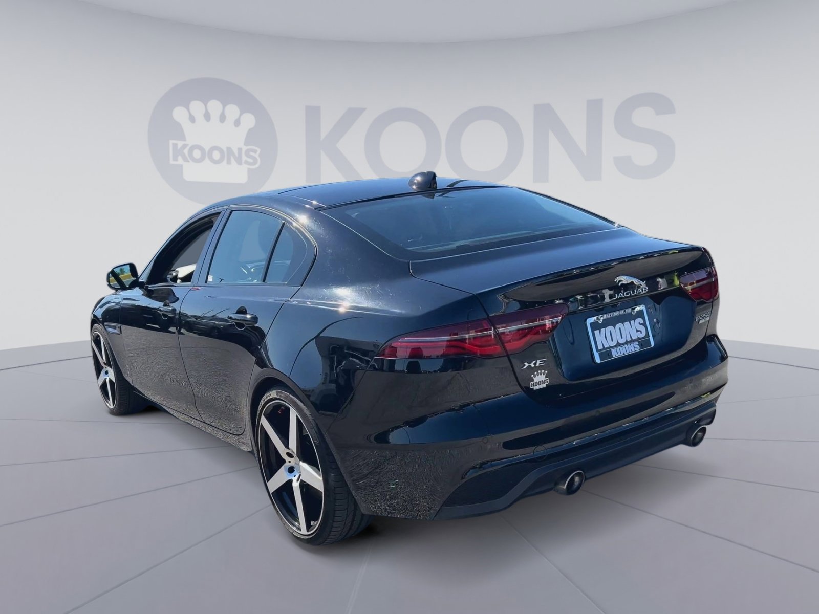 Used 2020 Jaguar XE S RWD image 10