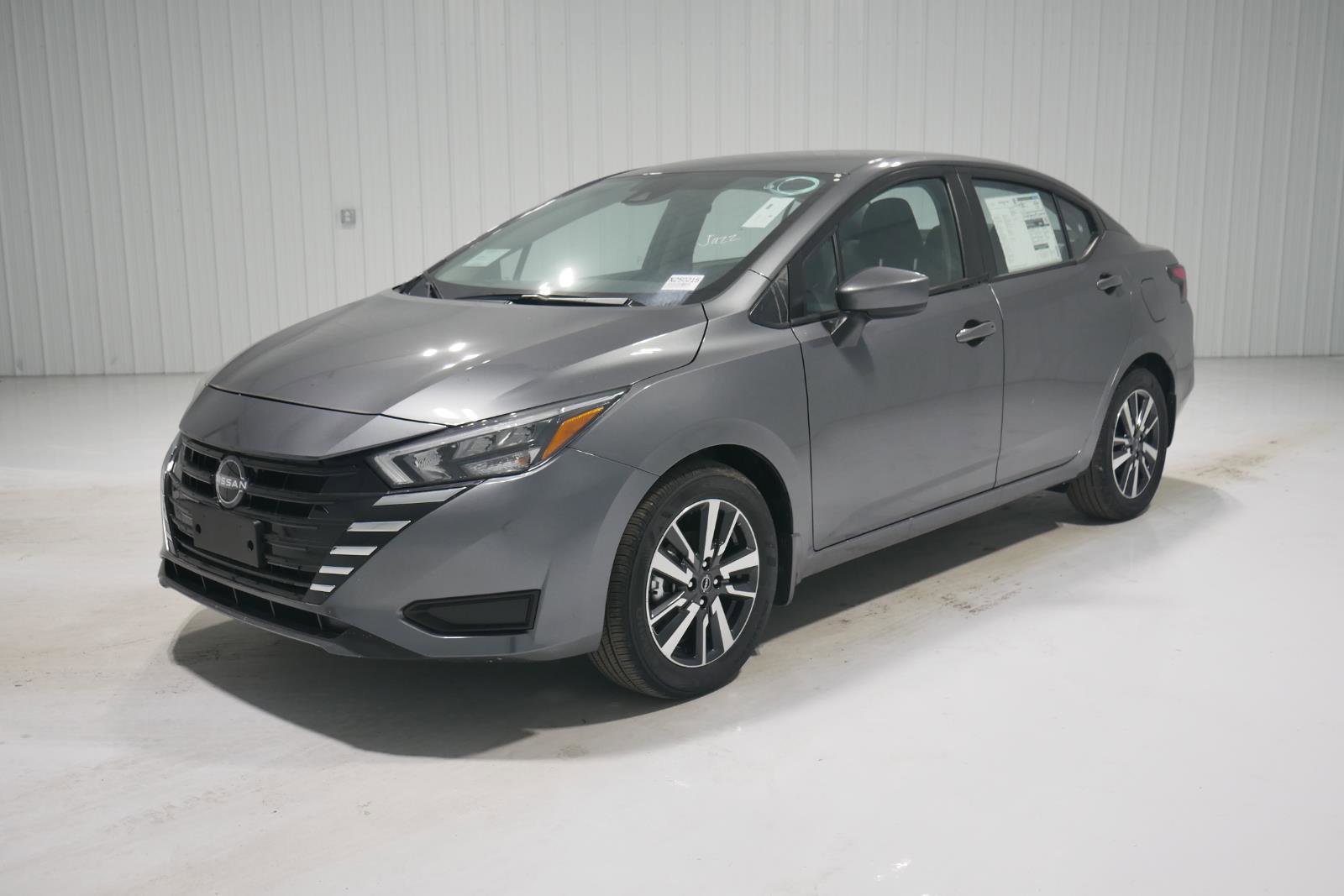 New 2025 Nissan Versa SV w/ Trunk Package