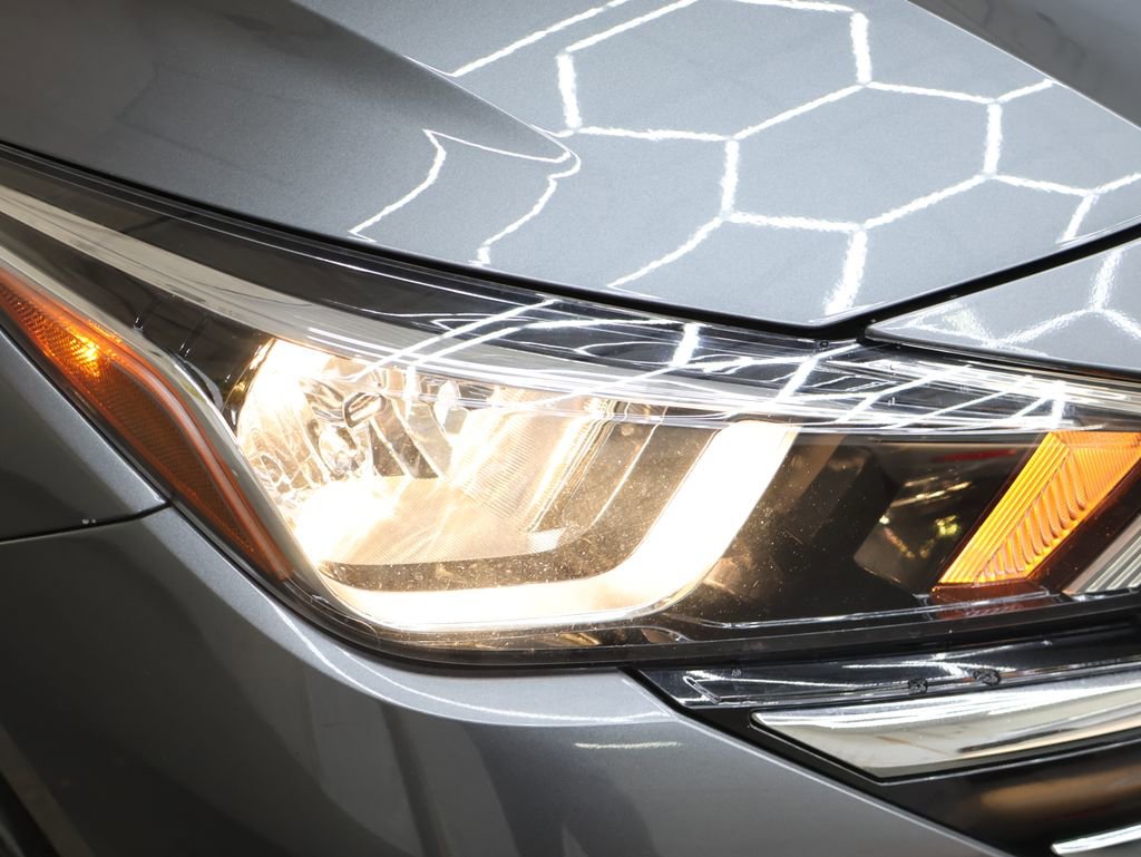 Used 2023 Nissan Versa SV image 24