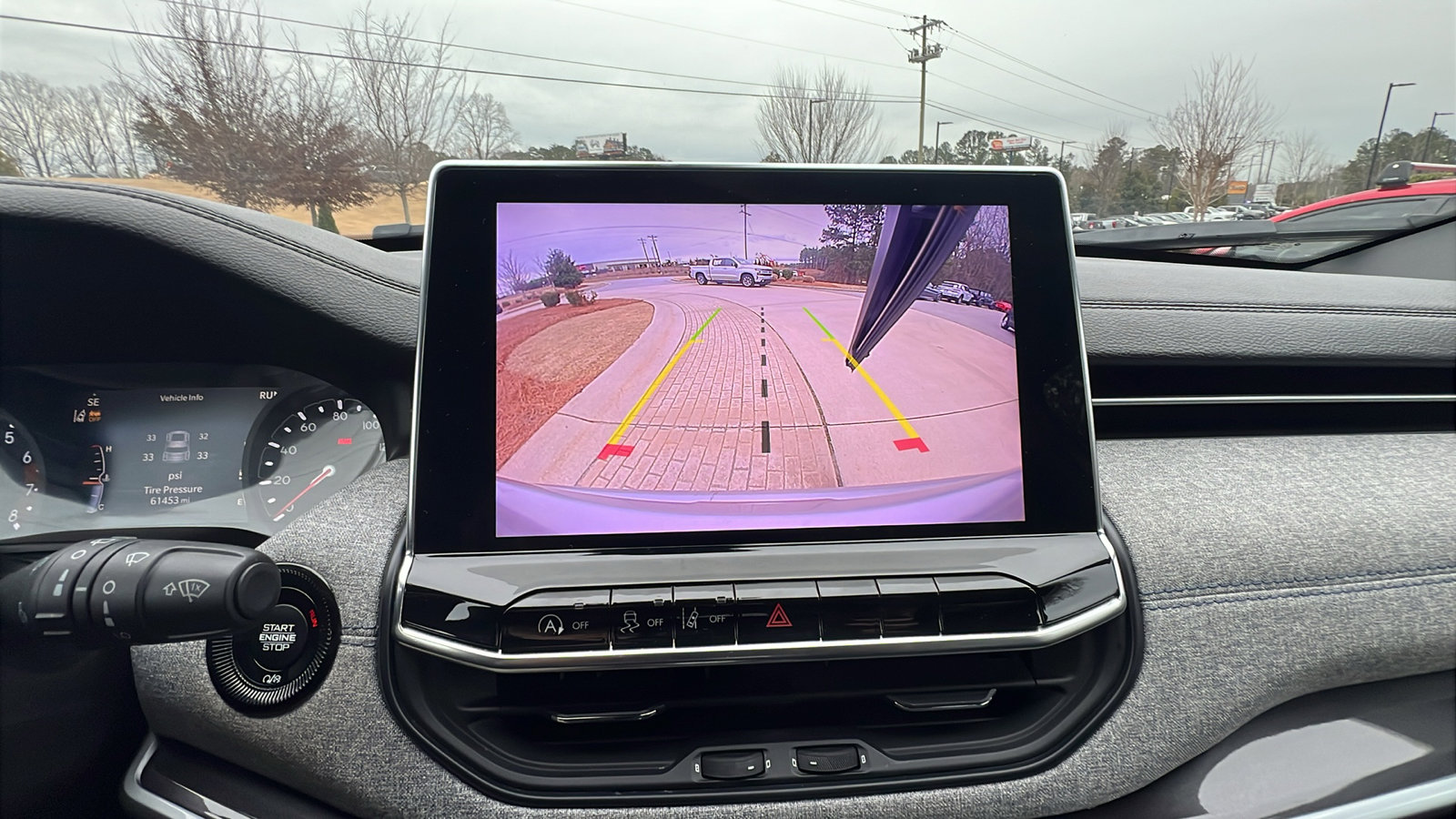 Used 2024 Jeep Compass Latitude image 32
