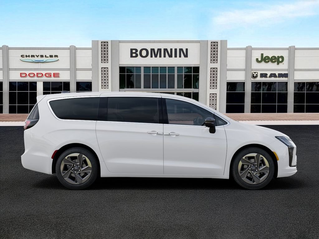 New 2027 Chrysler Pacifica Limited FWD image 21