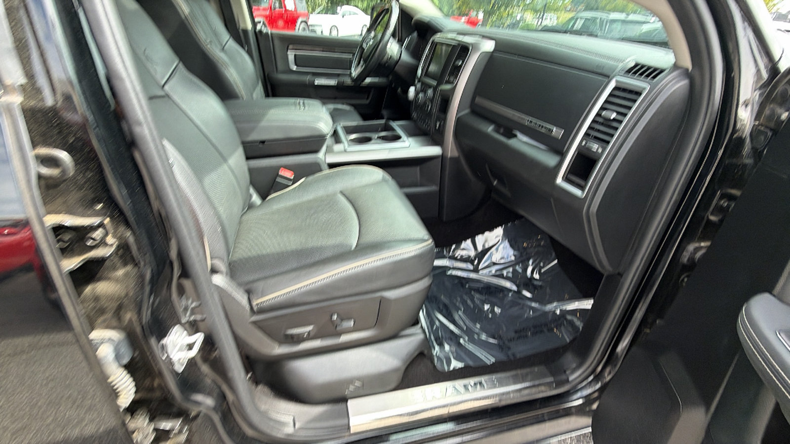 Used 2015 RAM 1500 Limited AWD/4WD image 19