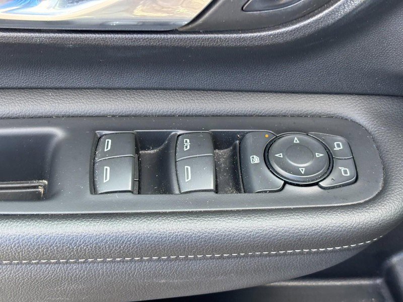 Used 2023 GMC Terrain SLE w/ Driver Convenience Package FWD image 16