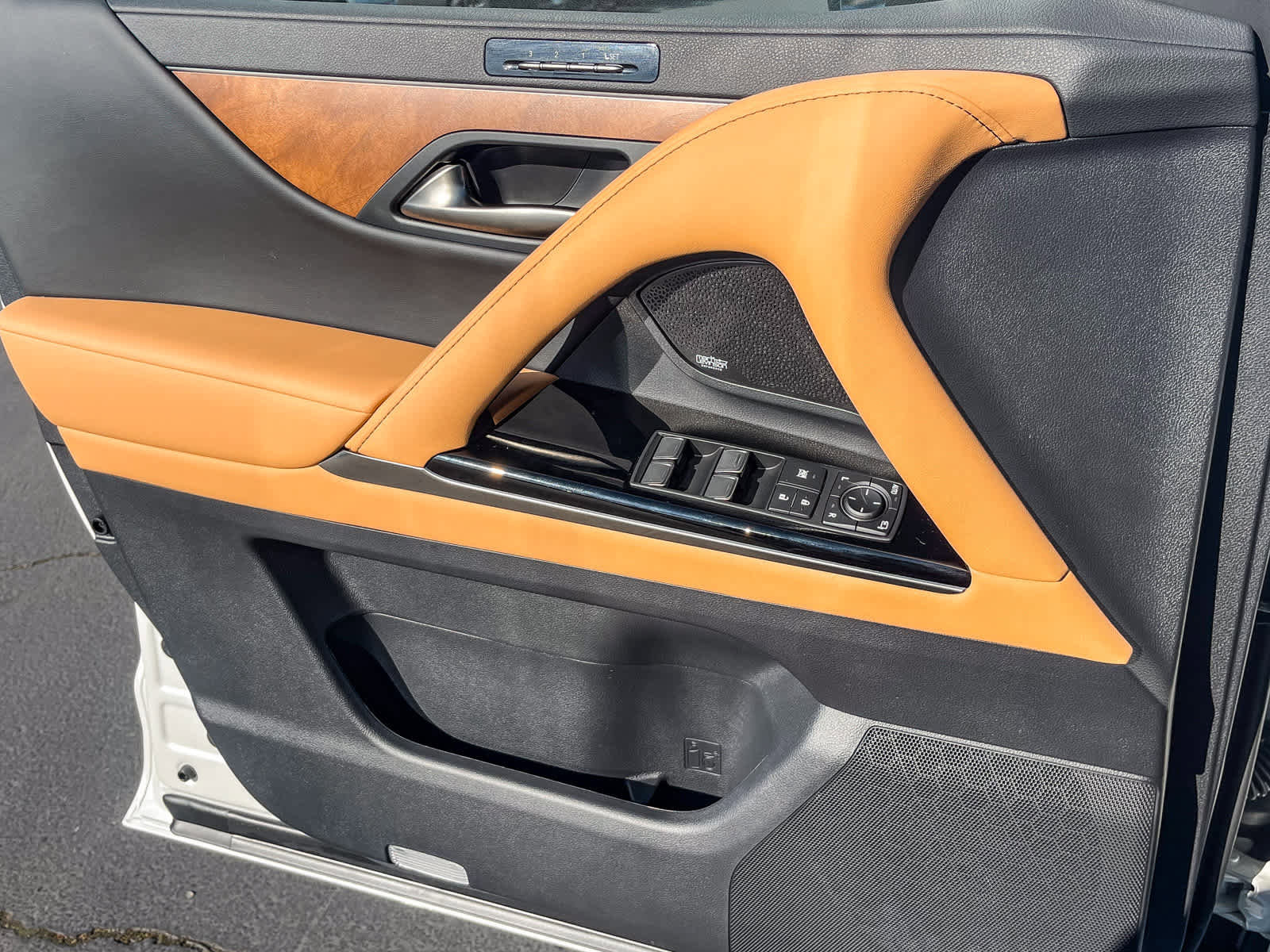 New 2026 Lexus LX 600 4WD w/ Luxury Package image 21