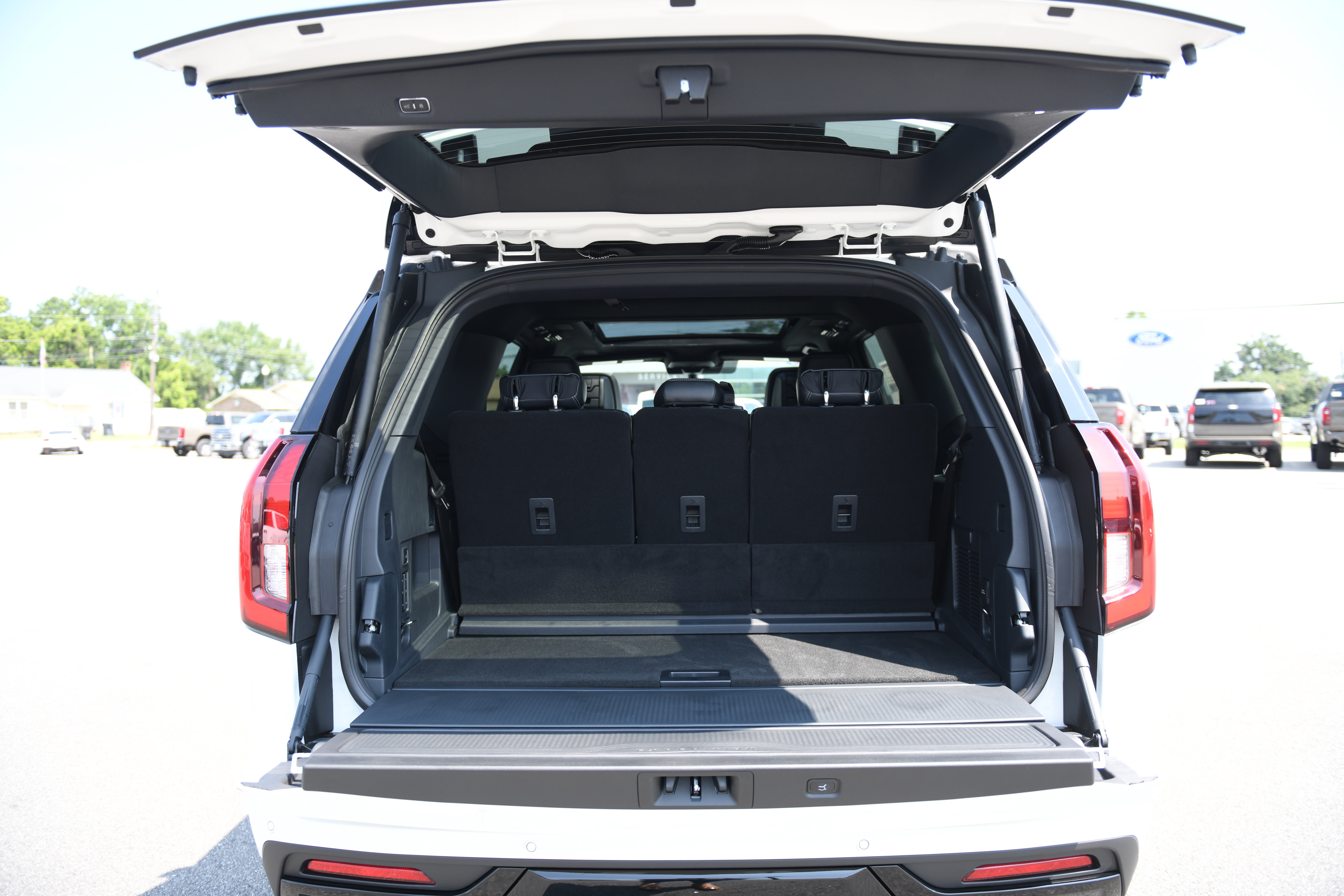 New 2027 Ford Expedition Platinum w/ Stealth Appearance Package RWD image 10