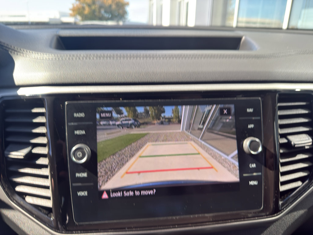 Used 2020 Volkswagen Atlas Cross Sport SEL Premium image 10