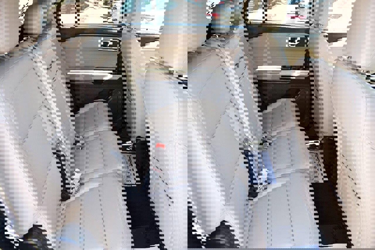 Used 2024 Ford Explorer XLT w/ Equipment Group 202A image 16