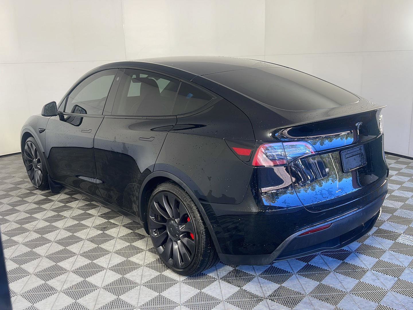 Used 2021 Tesla Model Y Performance image 9