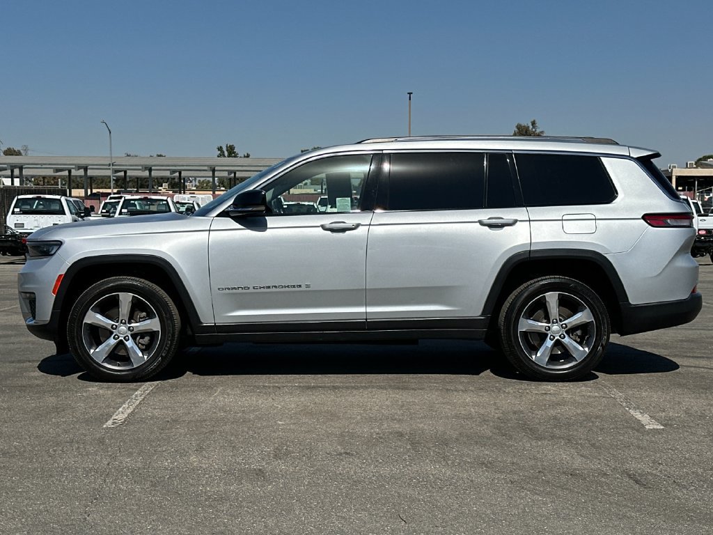 Used 2021 Jeep Grand Cherokee L Limited RWD image 2
