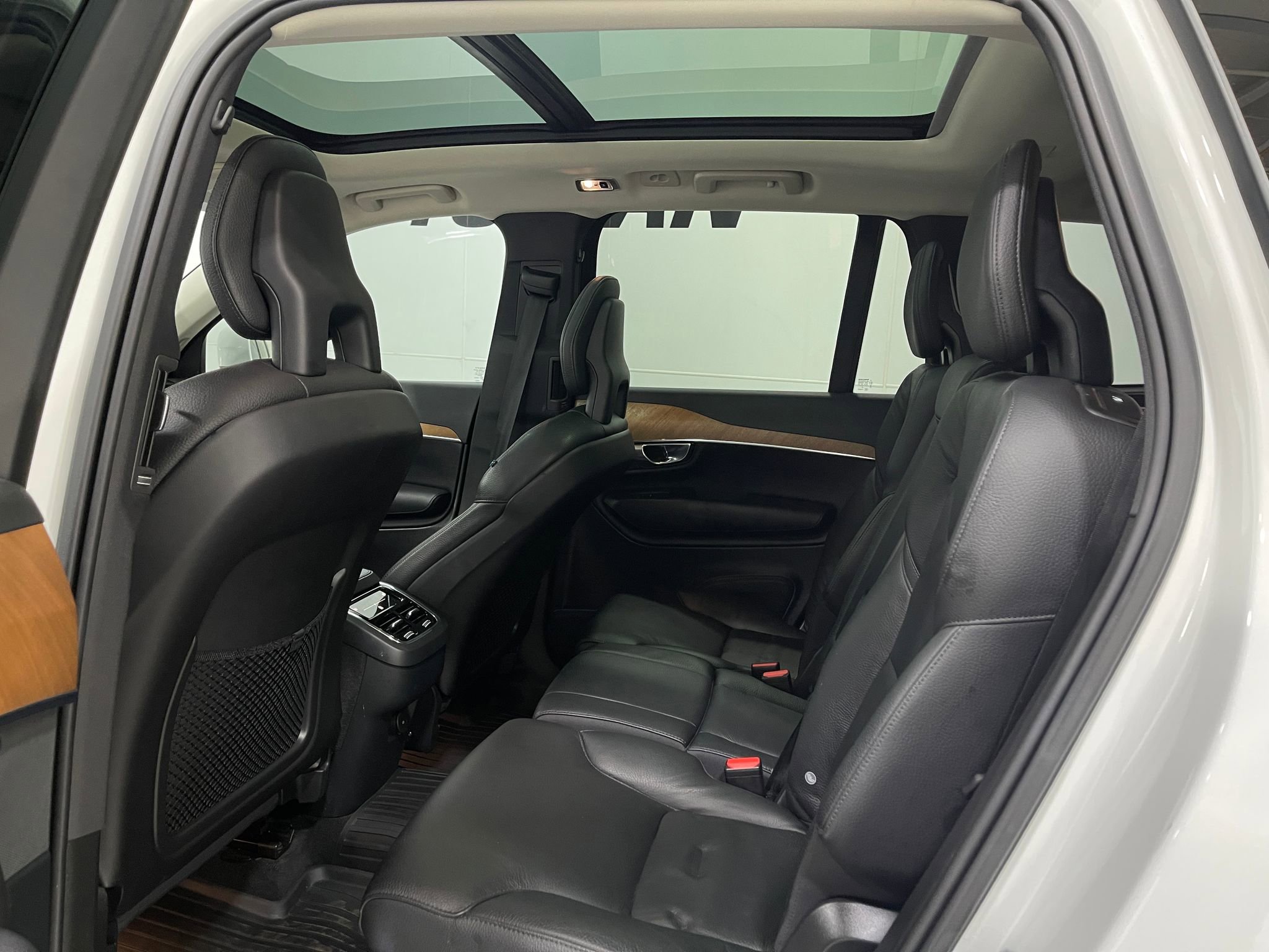 Used 2021 Volvo XC90 T6 Momentum w/ Advanced Package AWD/4WD image 31