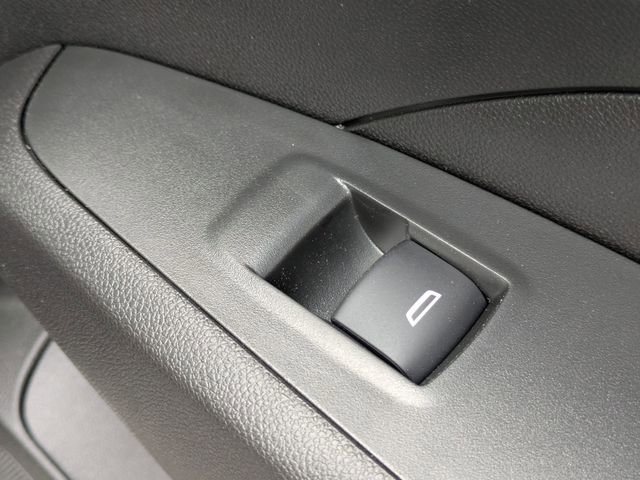 New 2026 Chevrolet Trax RS w/ Sunroof Package FWD image 32