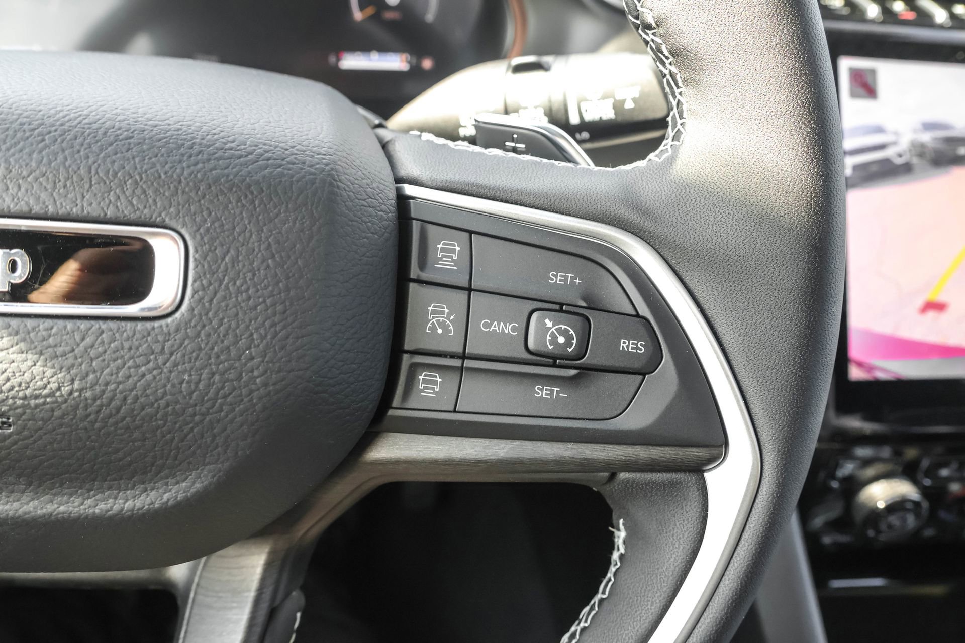 New 2025 Jeep Grand Cherokee L Limited w/ Black Appearance Package image 29