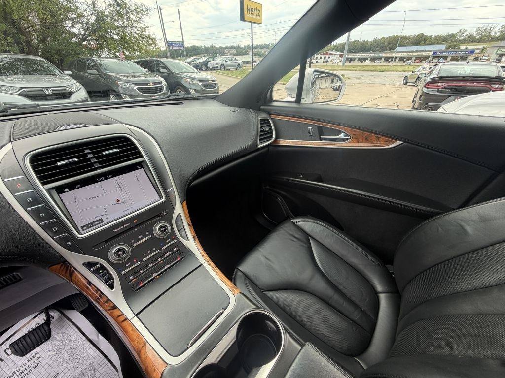 Used 2016 Lincoln MKX Select w/ Select Plus Package AWD/4WD image 16