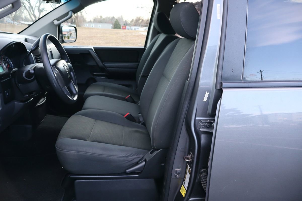 Used 2014 Nissan Titan S image 19