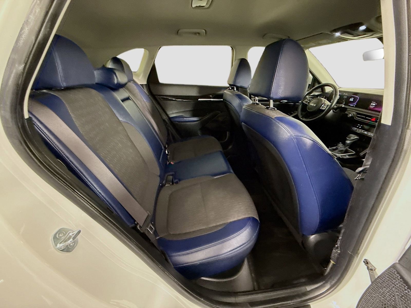 Used 2025 Kia Seltos S FWD image 27