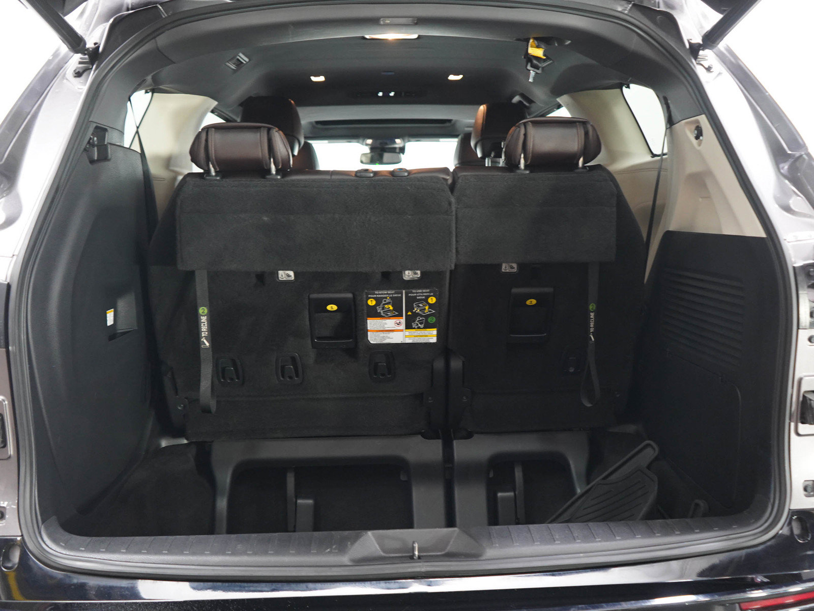 Used 2021 Toyota Sienna Platinum AWD/4WD image 17