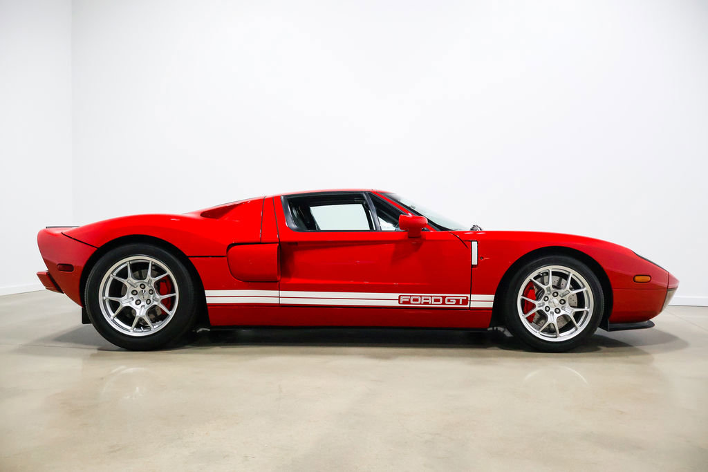 Used 2005 Ford GT RWD image 63