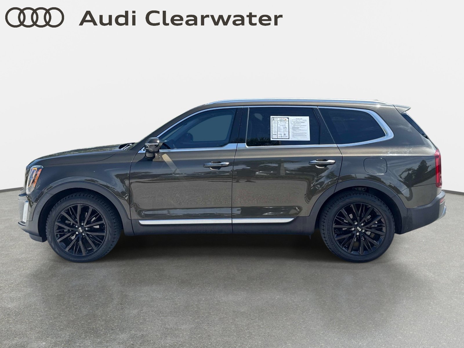 Used 2020 Kia Telluride SX w/ Towing Package FWD image 2