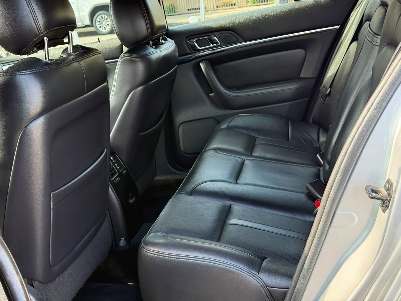 Used 2013 Lincoln MKS FWD image 16