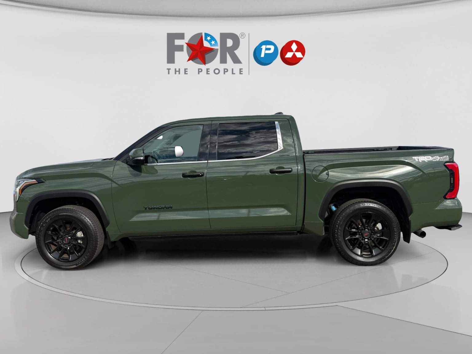 Used 2022 Toyota Tundra Limited w/ TRD Off-Road Package AWD/4WD image 2