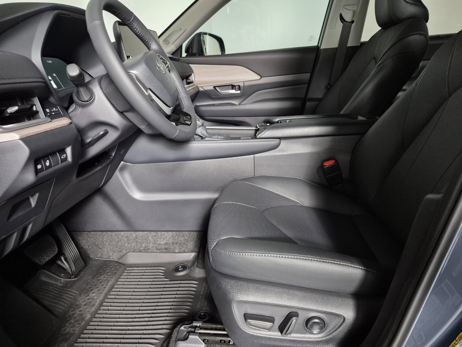 New 2026 Toyota Grand Highlander Limited image 18