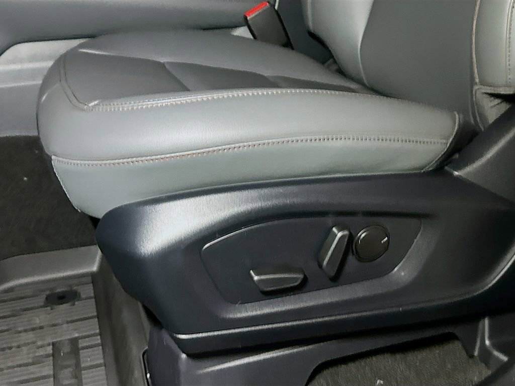New 2026 Ford Explorer Active w/ Active Comfort Package image 18