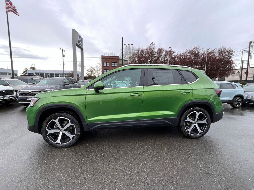 New 2026 Volkswagen Taos SEL image 5