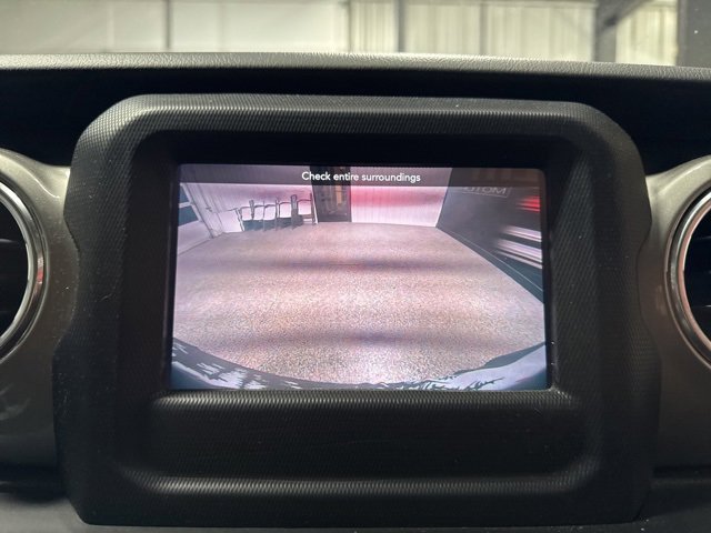 Used 2019 Jeep Wrangler Unlimited Sahara image 9