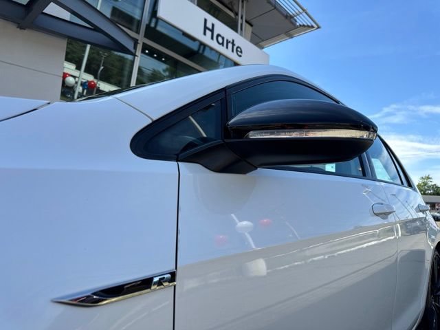 Used 2019 Volkswagen Golf R 4-Door AWD/4WD image 30