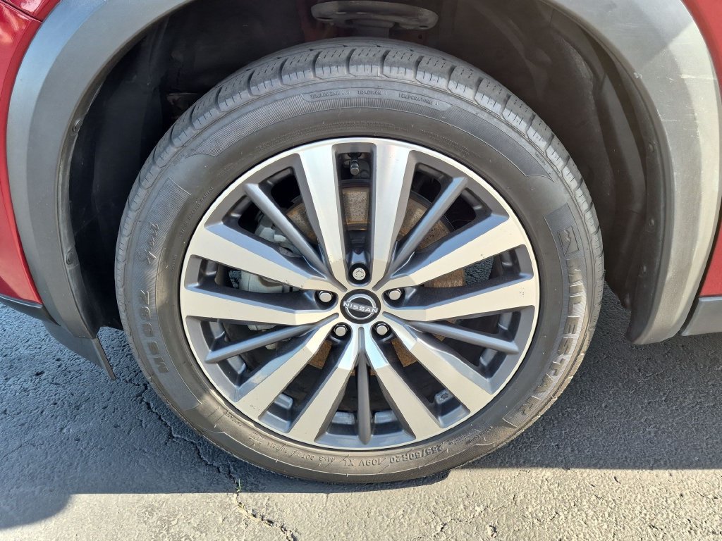 Used 2022 Nissan Pathfinder Platinum w/ Cargo Package FWD image 9