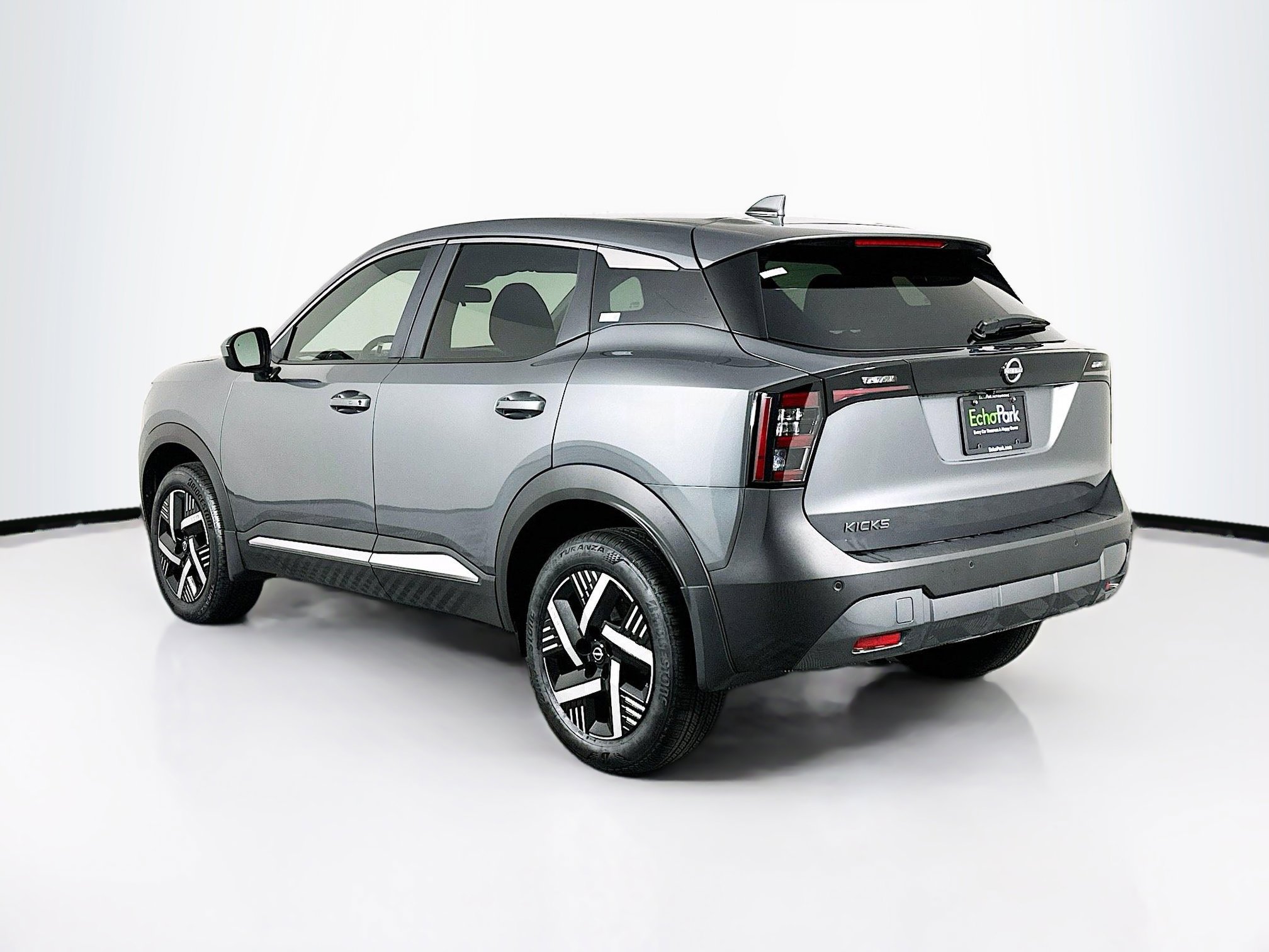 Used 2025 Nissan Kicks SV image 5