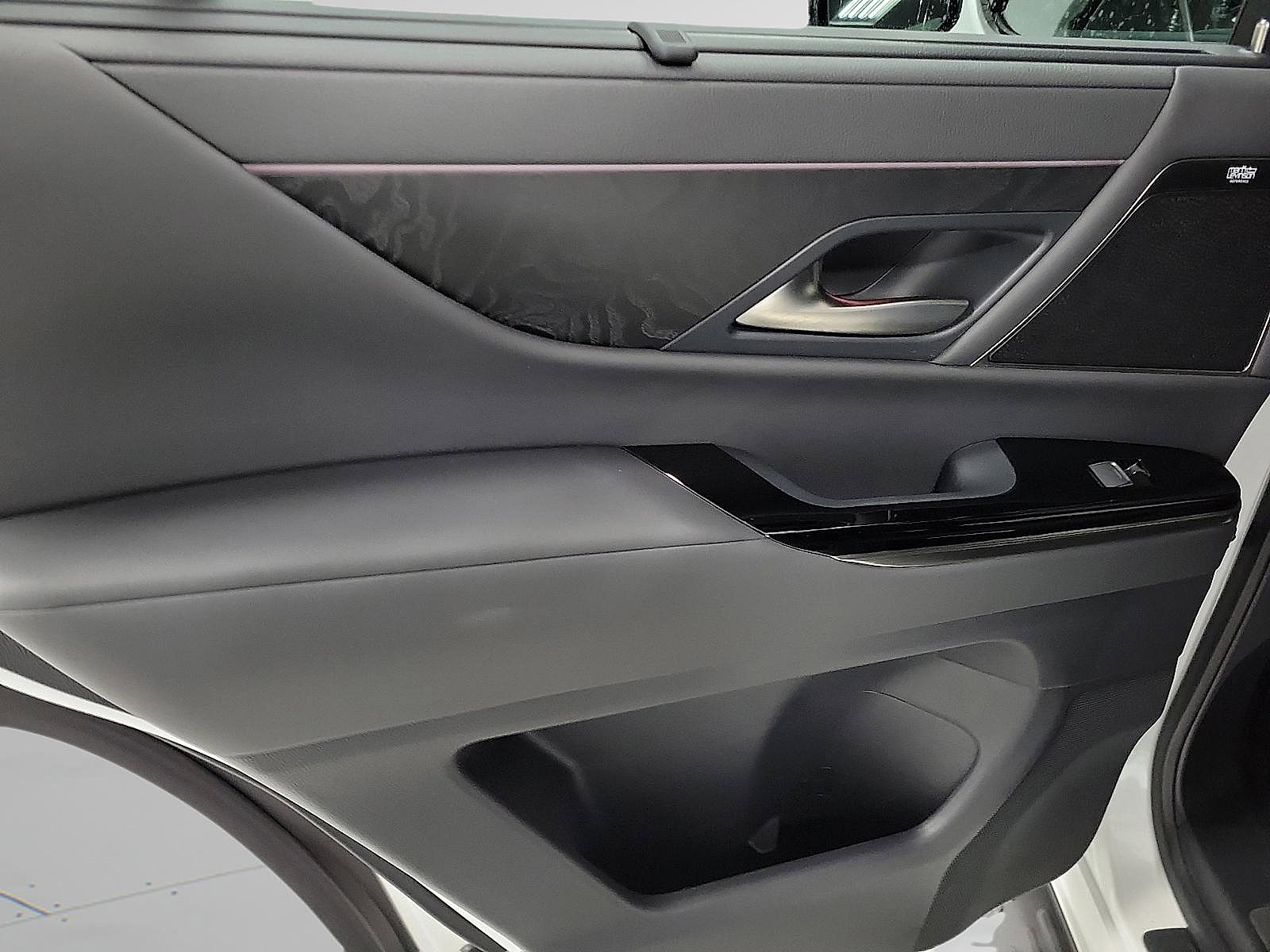 Used 2024 Lexus LX 600 4WD w/ Appearance Package image 10