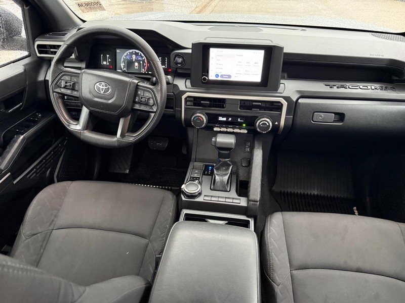 Used 2025 Toyota Tacoma SR AWD/4WD image 13