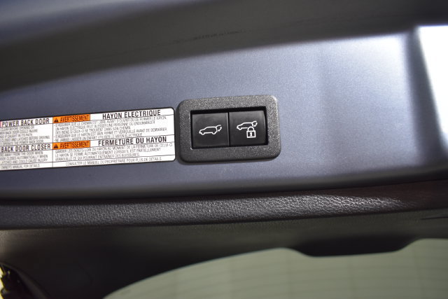 Used 2023 Toyota Corolla Cross XLE w/ Convenience Package AWD/4WD image 30