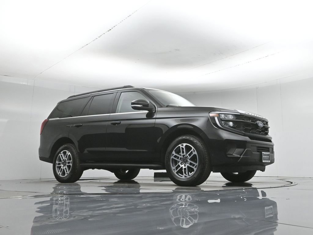 Used 2025 Ford Expedition Active AWD/4WD image 4