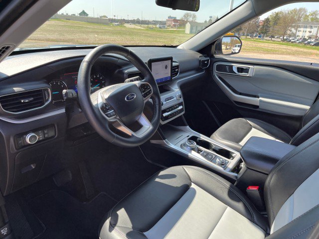 Used 2023 Ford Explorer XLT w/ Equipment Group 202A image 11